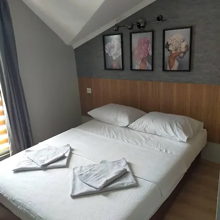 Akdeniz 3* マルマリス