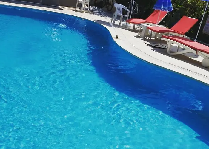 מלון דירות Akdeniz 3*