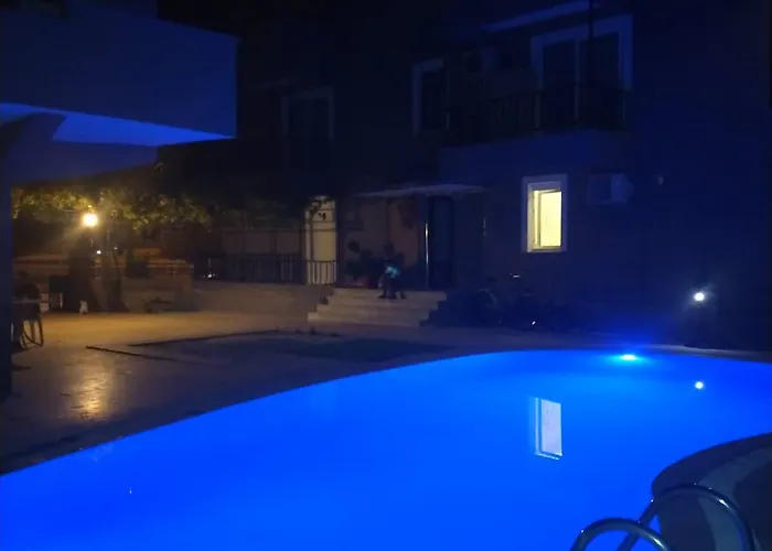 Akdeniz מרמריס